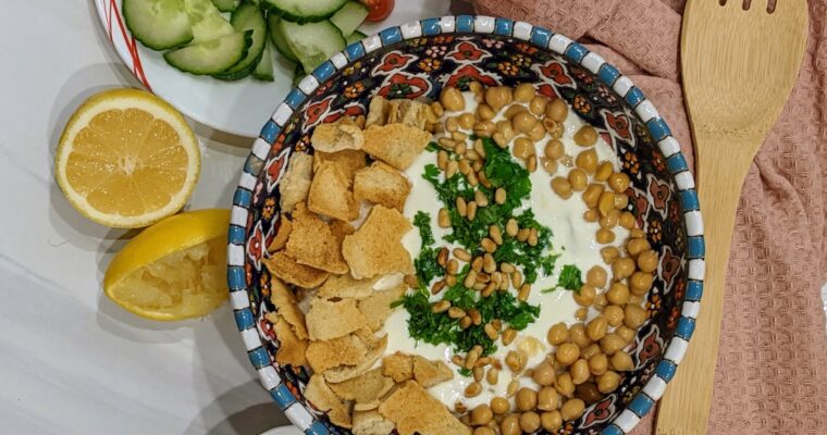 Hummus Fatteh: Chickpea salad inspired by Lebanese cuisine